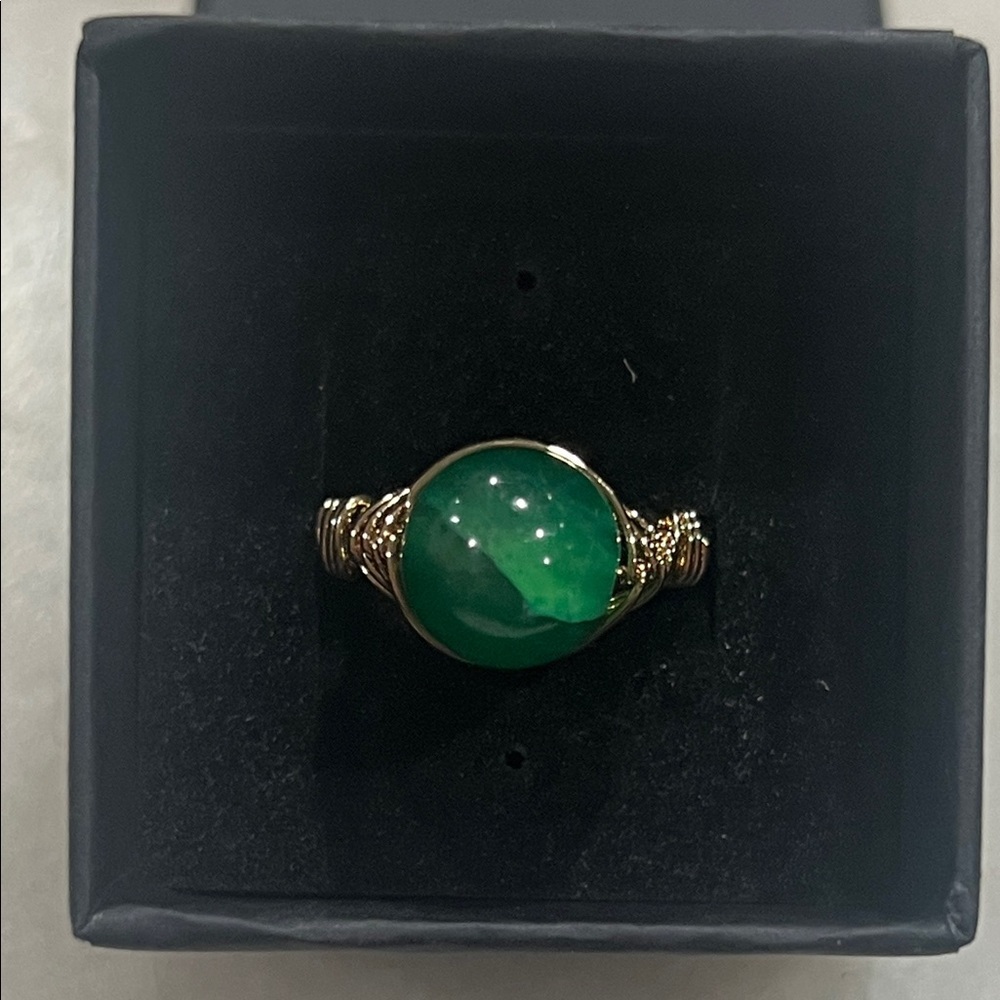 Elegant Green Chalcedony Stone Gold Ring